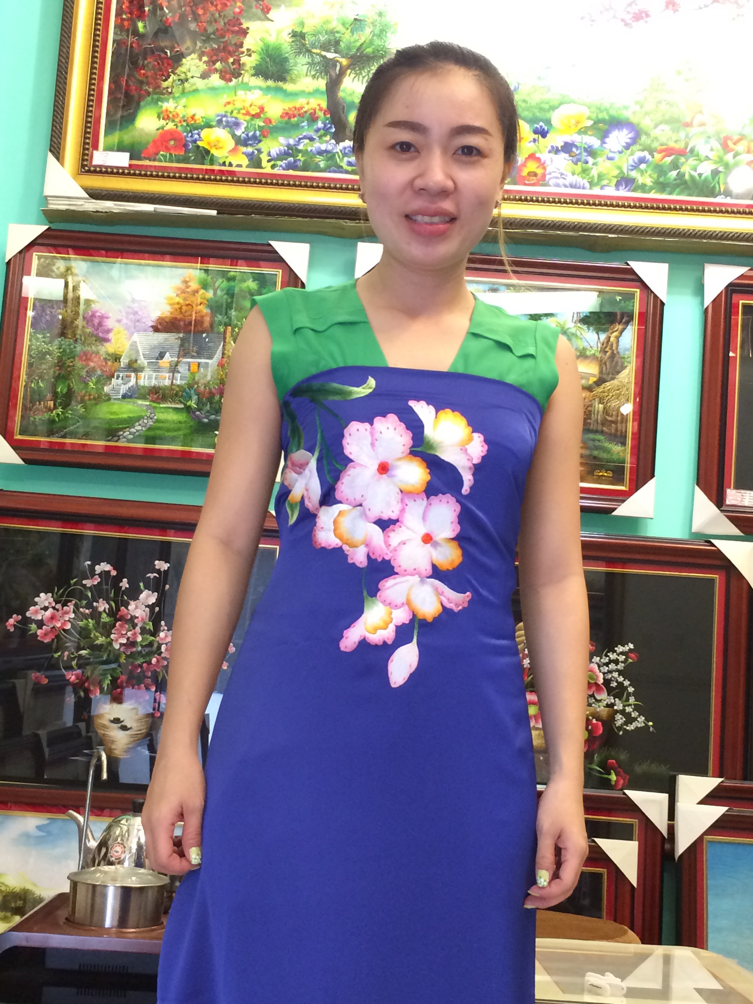 Áo dài thêu 'Mẫu thêu hoa Lan (913)' Áo dài thêu 'Mẫu thêu hoa Lan (913)'