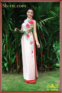 Áo dài thêu hoa hồng 'Mẫu thêu hoa hồng 604'