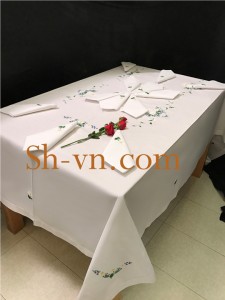 Khăn bàn thêu tay 'Mẫu Cúc đại đóa (103)'