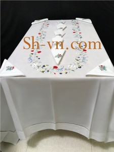 Khăn bàn thêu tay 'Mẫu Vườn hoa (114)'
