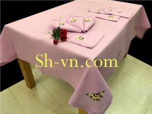 Khăn lụa thêu tay 'Mẫu hoa Panse (482)' Khăn lụa thêu tay 'Mẫu hoa Panse (482)'