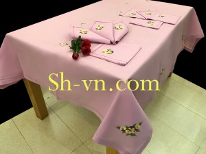 Mẫu thêu khăn trải bàn 'Mẫu thêu hoa Panse (911)' Mẫu thêu khăn trải bàn 'Mẫu thêu hoa Panse (911)'