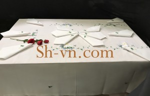 Mẫu thêu khăn trải bàn 'Mẫu thêu Cúc đại đóa (916)' Mẫu thêu khăn trải bàn 'Mẫu thêu Cúc đại đóa (916)'