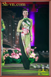 Áo lụa thêu hoa 'Mẫu thêu hoa 972'