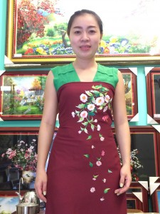 Vải áo dài thêu tay 'Mẫu thêu hoa 908'