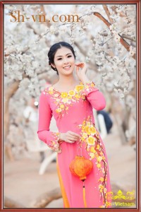 Áo Dài Thêu ‘Mẫu thêu hoa (215)’