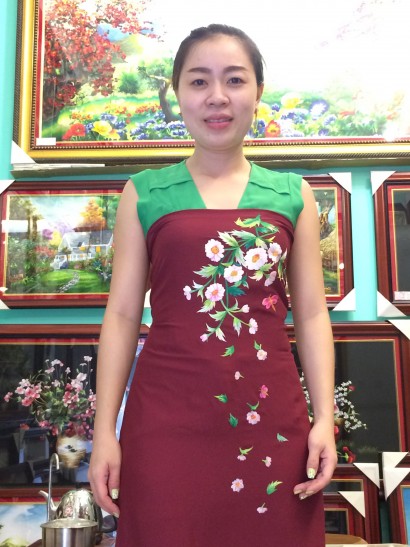 Áo dài thêu 'Mẫu thêu hoa Cúc (908)' Áo dài thêu 'Mẫu thêu hoa Cúc (908)'