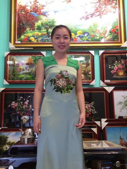 Áo dài thêu 'Mẫu thêu hoa Cẩm Tú Cầu (910)' Áo dài thêu 'Mẫu thêu hoa Cẩm Tú Cầu (910)'