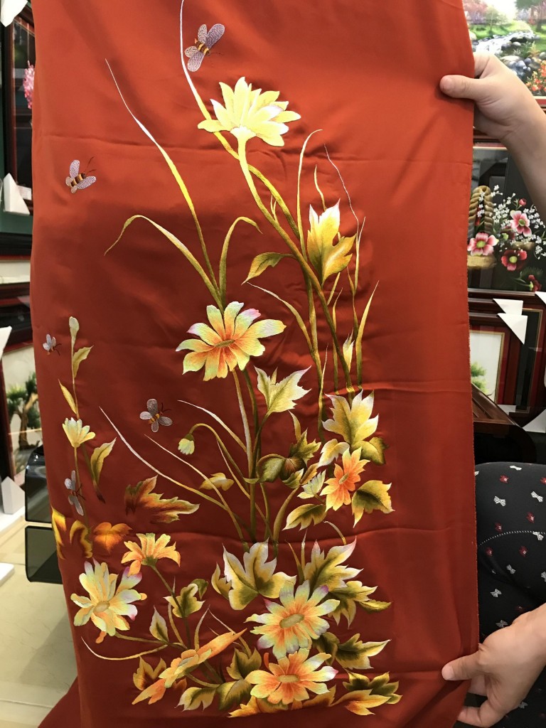 Áo dài thêu đẹp "Họa tiết hoa Cúc (43)" Ao-dai-theu-dep (43)