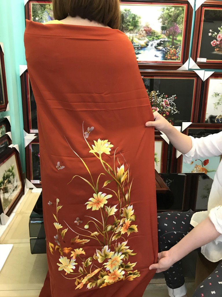 Mẫu áo dài thêu đẹp "Họa tiết hoa Cúc (44)" Mau-ao-dai-theu-dep (44)