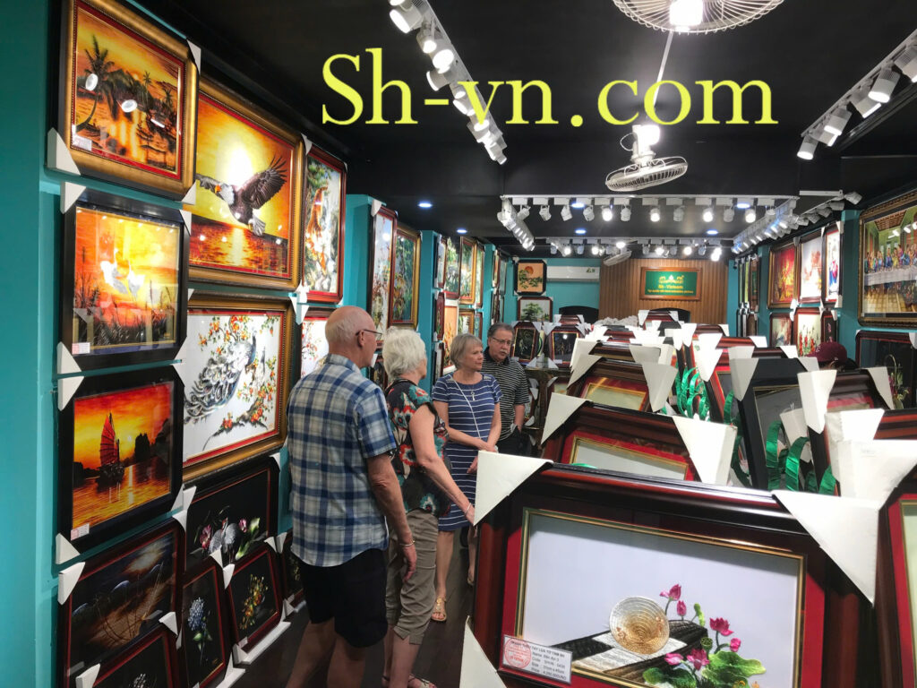 Vietnamese Silk Embroidery In Ho Chi Minh City (HCMC) (5) Vietnamese-silk-embroidery-in-ho-chi-minh (5)