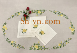 Mẫu Khăn Bàn Thêu Tay Sài Gòn 'Họa tiết Hoa Hồng Vàng' top-100-nhung-mau-khan-ban-theu-tay-sai-gon (4)