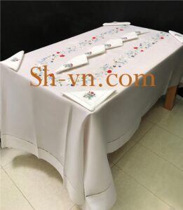 Mẫu Khăn Trải Bàn Sài Gòn 'Họa Tiết Vườn Hoa 2' top-100-nhung-mau-khan-trai-ban-sai-gon (3)