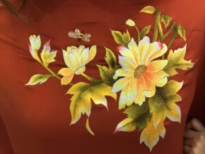 Áo Dài Thêu Tay Cao Cấp Lụa Tơ Tằm 'Họa tiết Hoa Cúc' ao-dai-theu-tay-cao-cap-lua-to-tam (4)